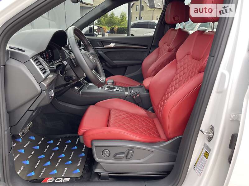 Внедорожник / Кроссовер Audi SQ5 2019 в Ровно