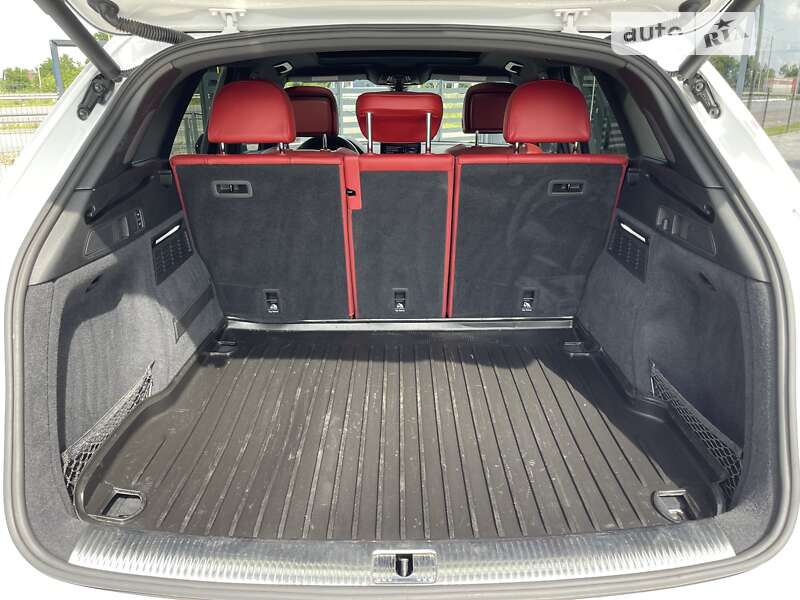 Внедорожник / Кроссовер Audi SQ5 2019 в Ровно
