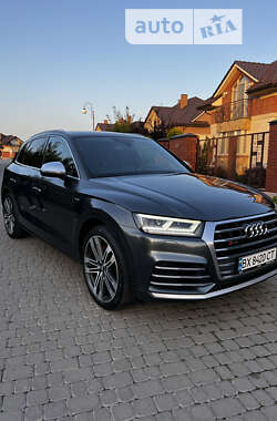 Внедорожник / Кроссовер Audi SQ5 2017 в 