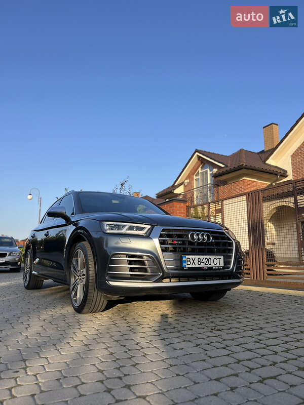 Внедорожник / Кроссовер Audi SQ5 2017 в 