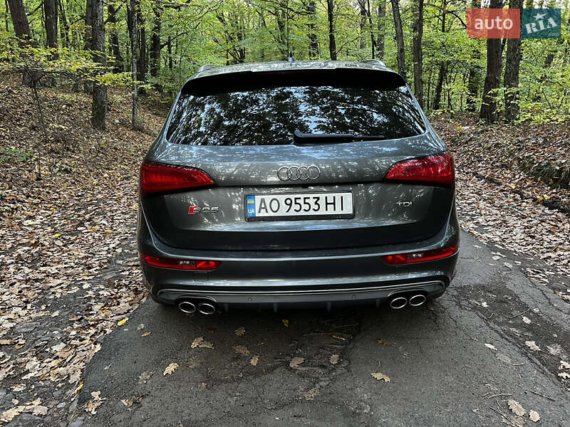 Внедорожник / Кроссовер Audi SQ5 2015 в Мукачево