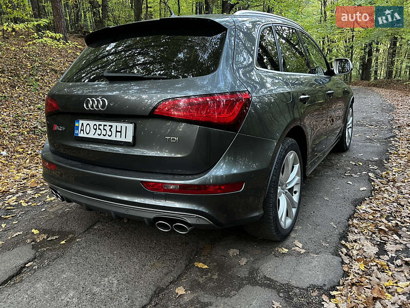 Внедорожник / Кроссовер Audi SQ5 2015 в Мукачево