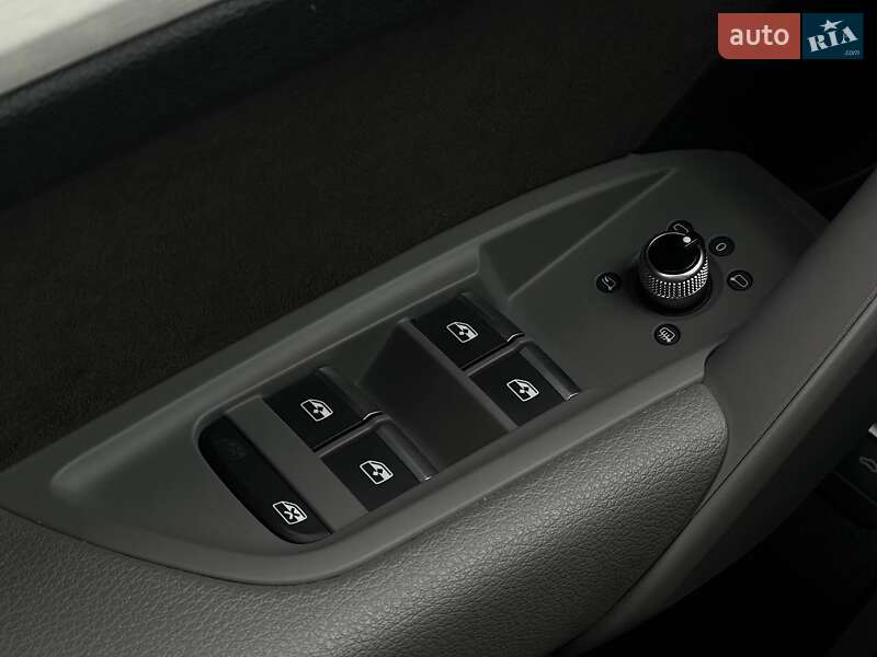 Позашляховик / Кросовер Audi SQ5 2017 в Львові