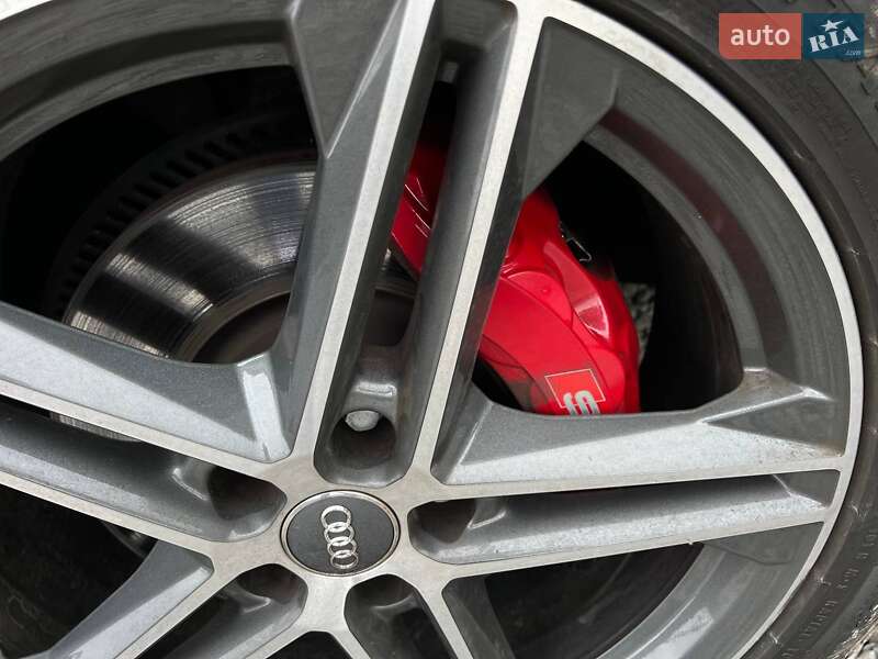 Позашляховик / Кросовер Audi SQ5 2017 в Львові