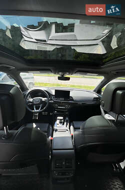 Внедорожник / Кроссовер Audi SQ5 2021 в 