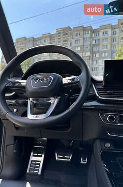 Внедорожник / Кроссовер Audi SQ5 2021 в 