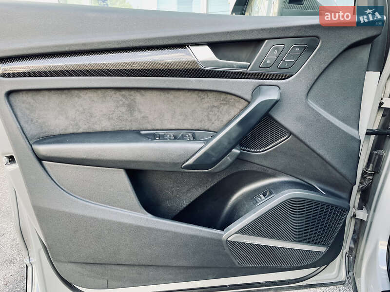 Позашляховик / Кросовер Audi SQ5 2019 в Одесі