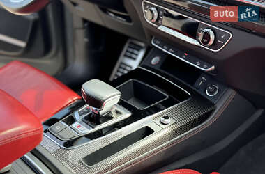 Внедорожник / Кроссовер Audi SQ5 2020 в 