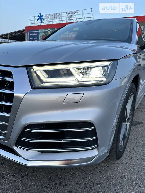 Внедорожник / Кроссовер Audi SQ5 2019 в Ровно