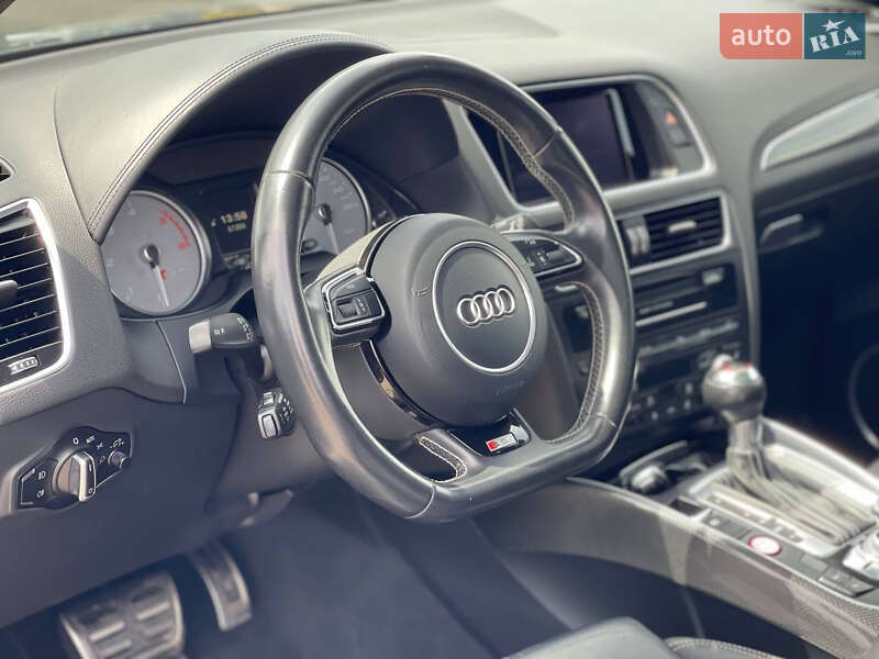 Внедорожник / Кроссовер Audi SQ5 2016 в Ужгороде