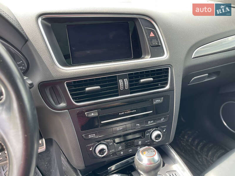 Внедорожник / Кроссовер Audi SQ5 2016 в Ужгороде