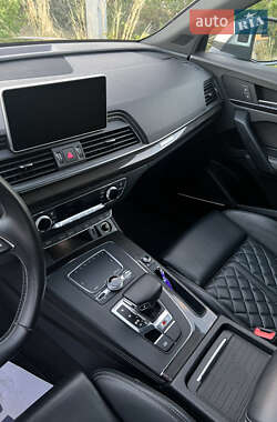 Внедорожник / Кроссовер Audi SQ5 2019 в 