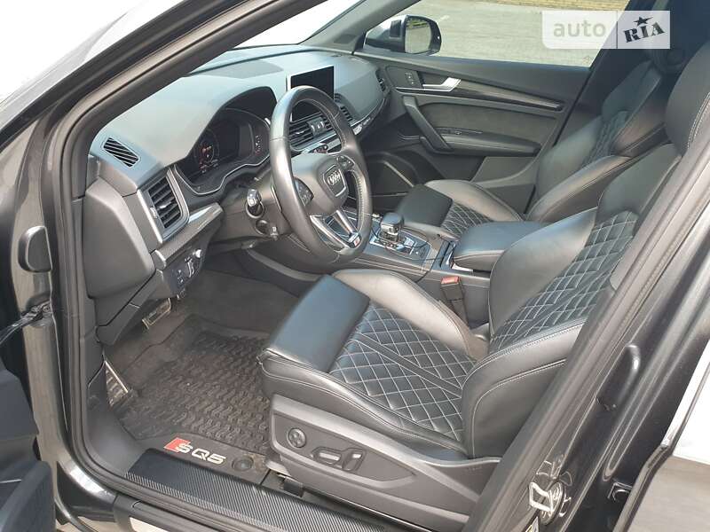 Внедорожник / Кроссовер Audi SQ5 2018 в Киеве фото 12 Внедорожник / Кроссовер Audi SQ5 2018 в Киеве