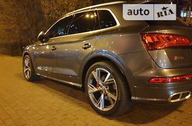 Внедорожник / Кроссовер Audi SQ5 2018 в 