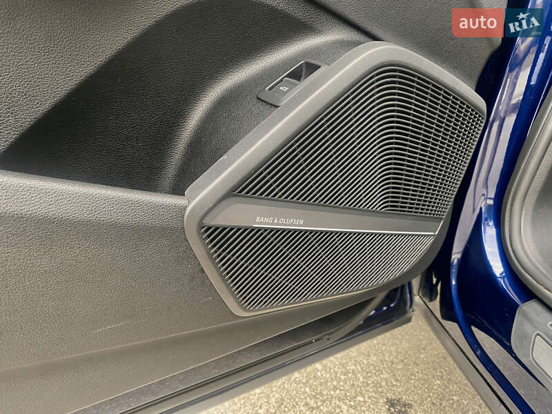 Внедорожник / Кроссовер Audi SQ5 2019 в Киеве