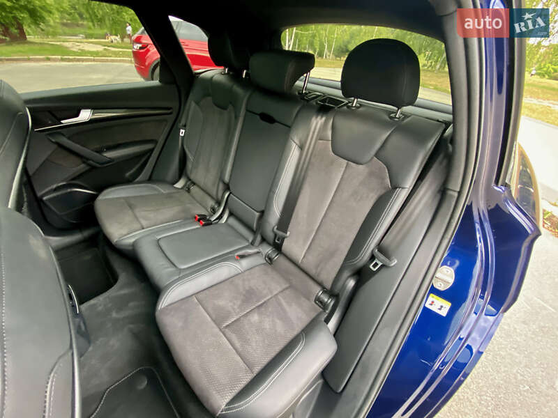 Внедорожник / Кроссовер Audi SQ5 2019 в Киеве