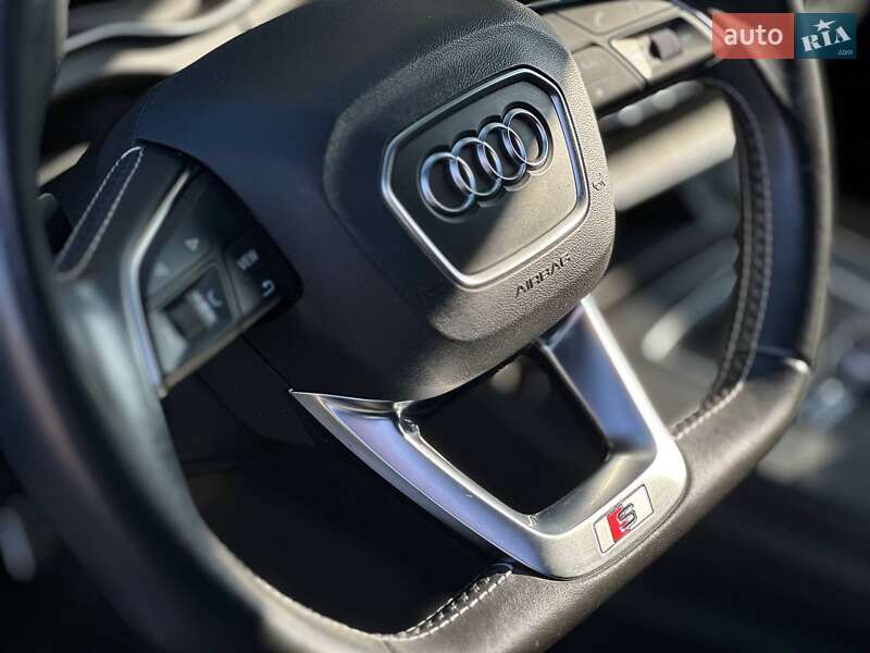 Внедорожник / Кроссовер Audi SQ5 2019 в Киеве