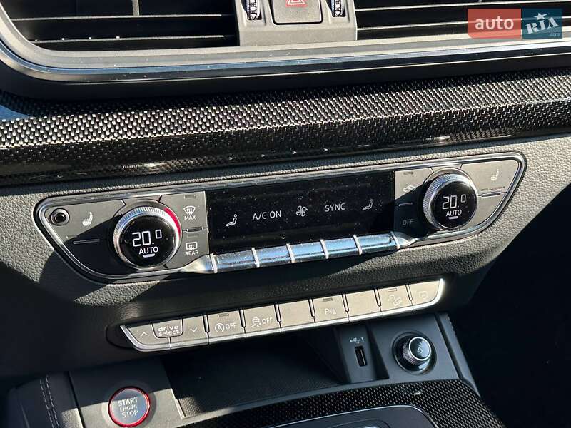 Внедорожник / Кроссовер Audi SQ5 2019 в Киеве