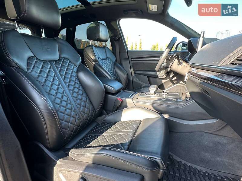 Внедорожник / Кроссовер Audi SQ5 2019 в Киеве