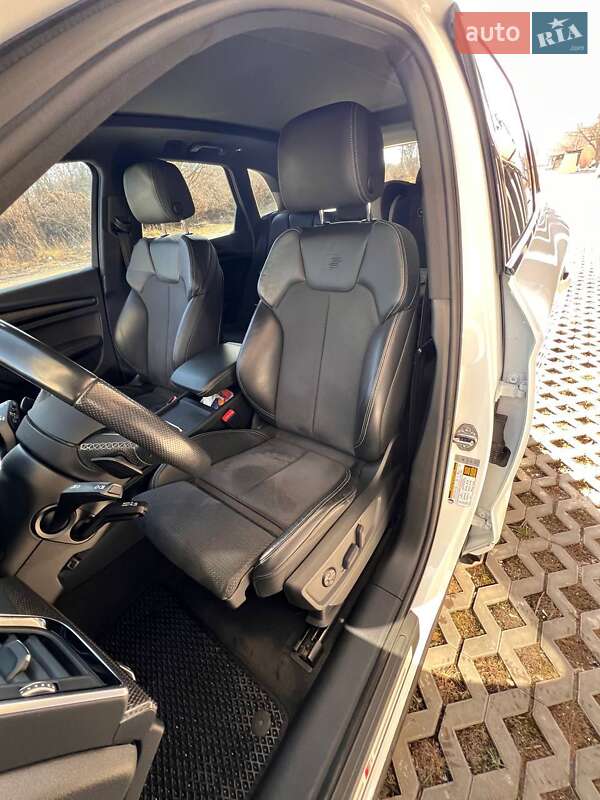 Внедорожник / Кроссовер Audi SQ5 2020 в Ивано-Франковске