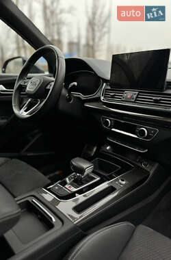 Позашляховик / Кросовер Audi SQ5 2022 в 