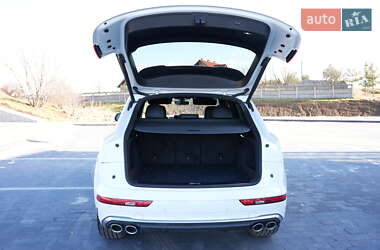 Внедорожник / Кроссовер Audi SQ5 2020 в 