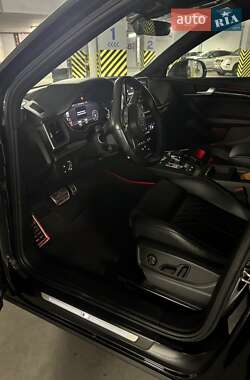 Внедорожник / Кроссовер Audi SQ5 2020 в 