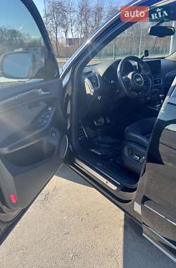 Внедорожник / Кроссовер Audi SQ5 2013 в 