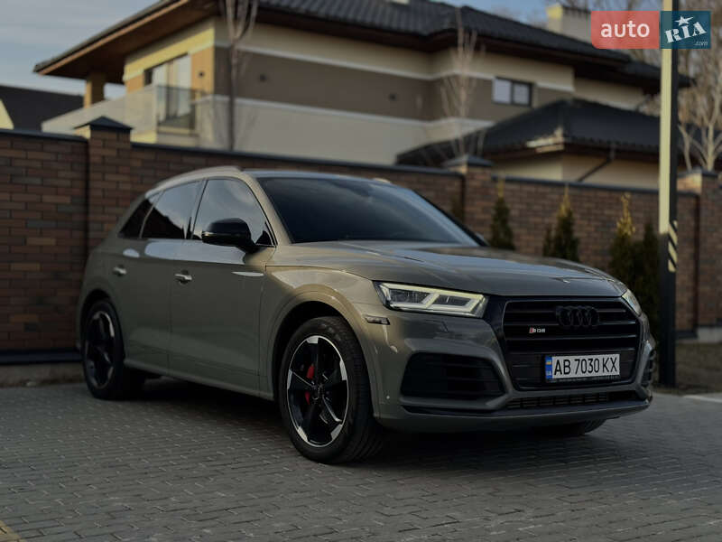 Внедорожник / Кроссовер Audi SQ5 2019 в 