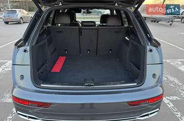 Внедорожник / Кроссовер Audi SQ5 2019 в 