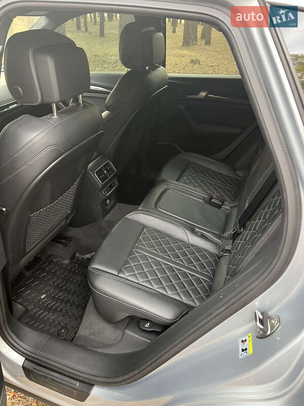 Внедорожник / Кроссовер Audi SQ5 2018 в Сумах
