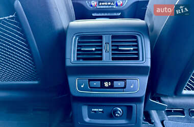 Внедорожник / Кроссовер Audi SQ5 2022 в 