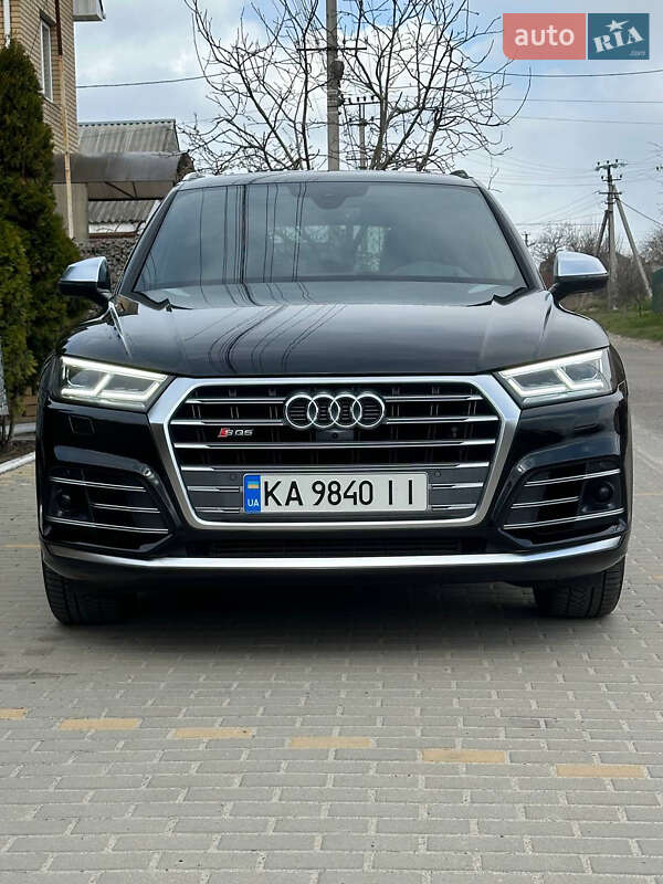Внедорожник / Кроссовер Audi SQ5 2017 в 