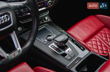 Внедорожник / Кроссовер Audi SQ5 2018 в 