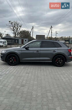 Внедорожник / Кроссовер Audi SQ5 2017 в 