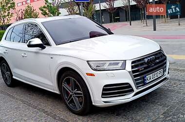 Позашляховик / Кросовер Audi SQ5 2017 в 