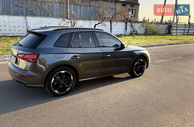 Внедорожник / Кроссовер Audi SQ5 2019 в 