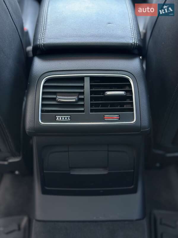 Позашляховик / Кросовер Audi SQ5 2014 в Києві