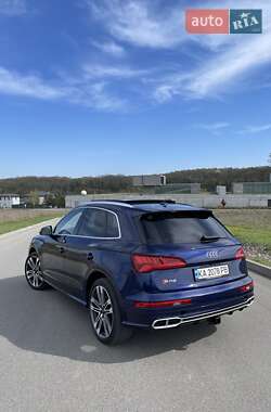 Внедорожник / Кроссовер Audi SQ5 2017 в 