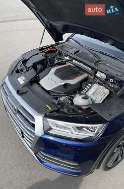 Внедорожник / Кроссовер Audi SQ5 2017 в 