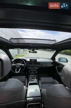 Внедорожник / Кроссовер Audi SQ5 2017 в 