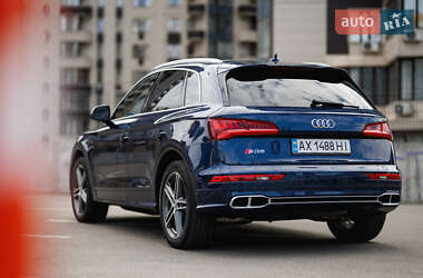 Внедорожник / Кроссовер Audi SQ5 2018 в 