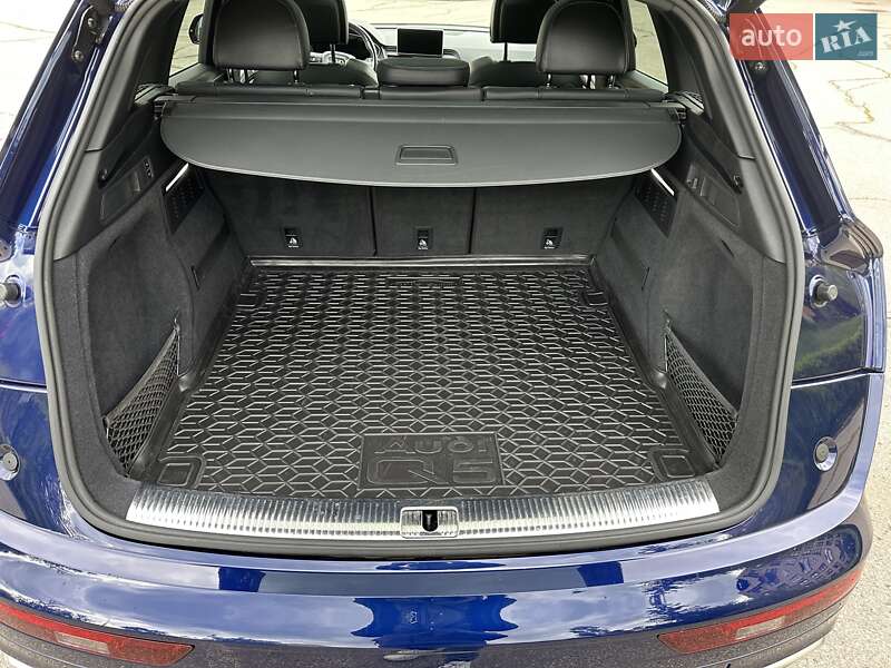 Внедорожник / Кроссовер Audi SQ5 2018 в Харькове