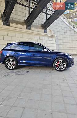 Позашляховик / Кросовер Audi SQ5 2018 в 