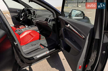 Внедорожник / Кроссовер Audi SQ5 2018 в 