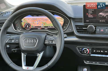 Внедорожник / Кроссовер Audi SQ5 2017 в 
