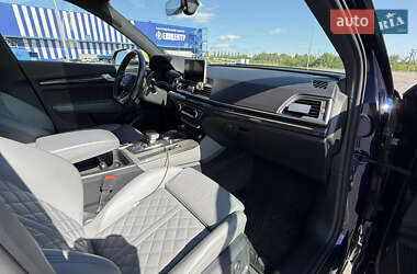 Внедорожник / Кроссовер Audi SQ5 2017 в 
