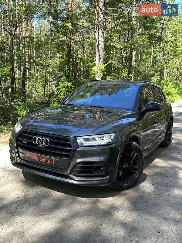 Внедорожник / Кроссовер Audi SQ5 2017 в 