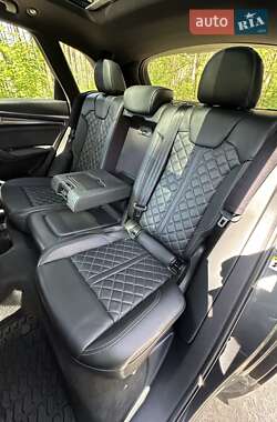 Внедорожник / Кроссовер Audi SQ5 2017 в 