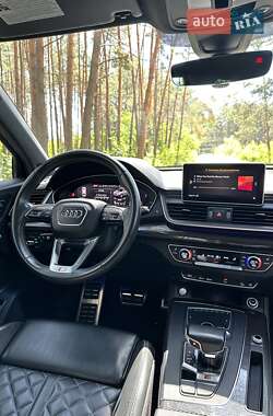 Внедорожник / Кроссовер Audi SQ5 2017 в 